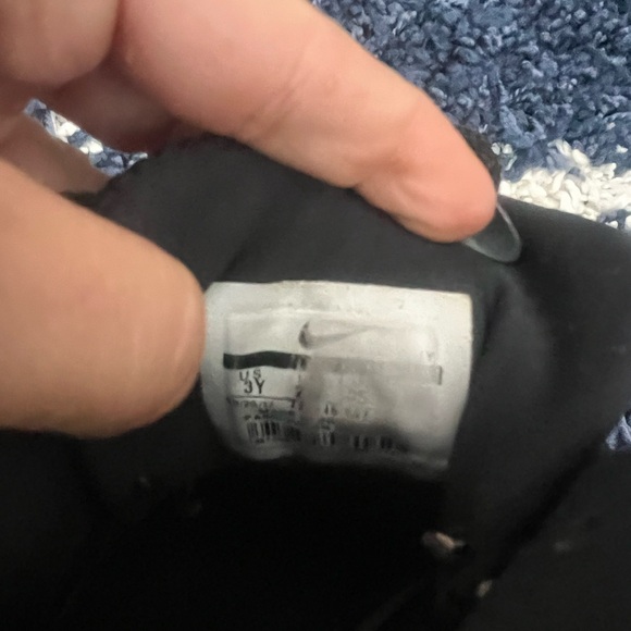 Nike foamposite pink sneakers . Size 3 youth - Picture 3 of 4